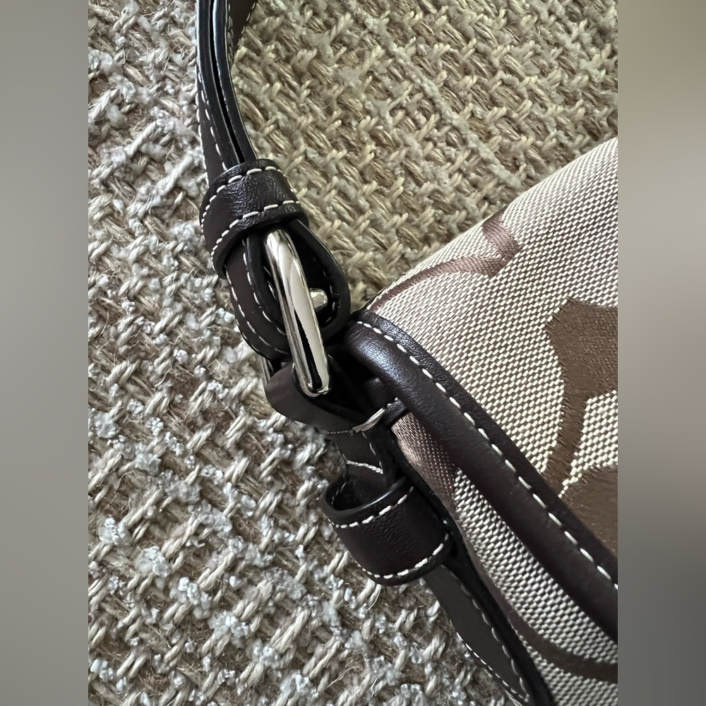 Coach bag. - Picture 4 of 7